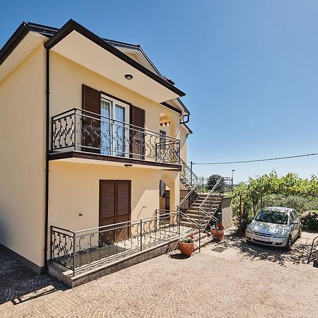 Apartment Ana Бртонигла Экстерьер фото